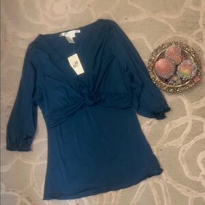 NWT🌷MAX STUDIO🌷Peacock teal v-neck 3/4 elastic puff sleeve viscose Spandex top